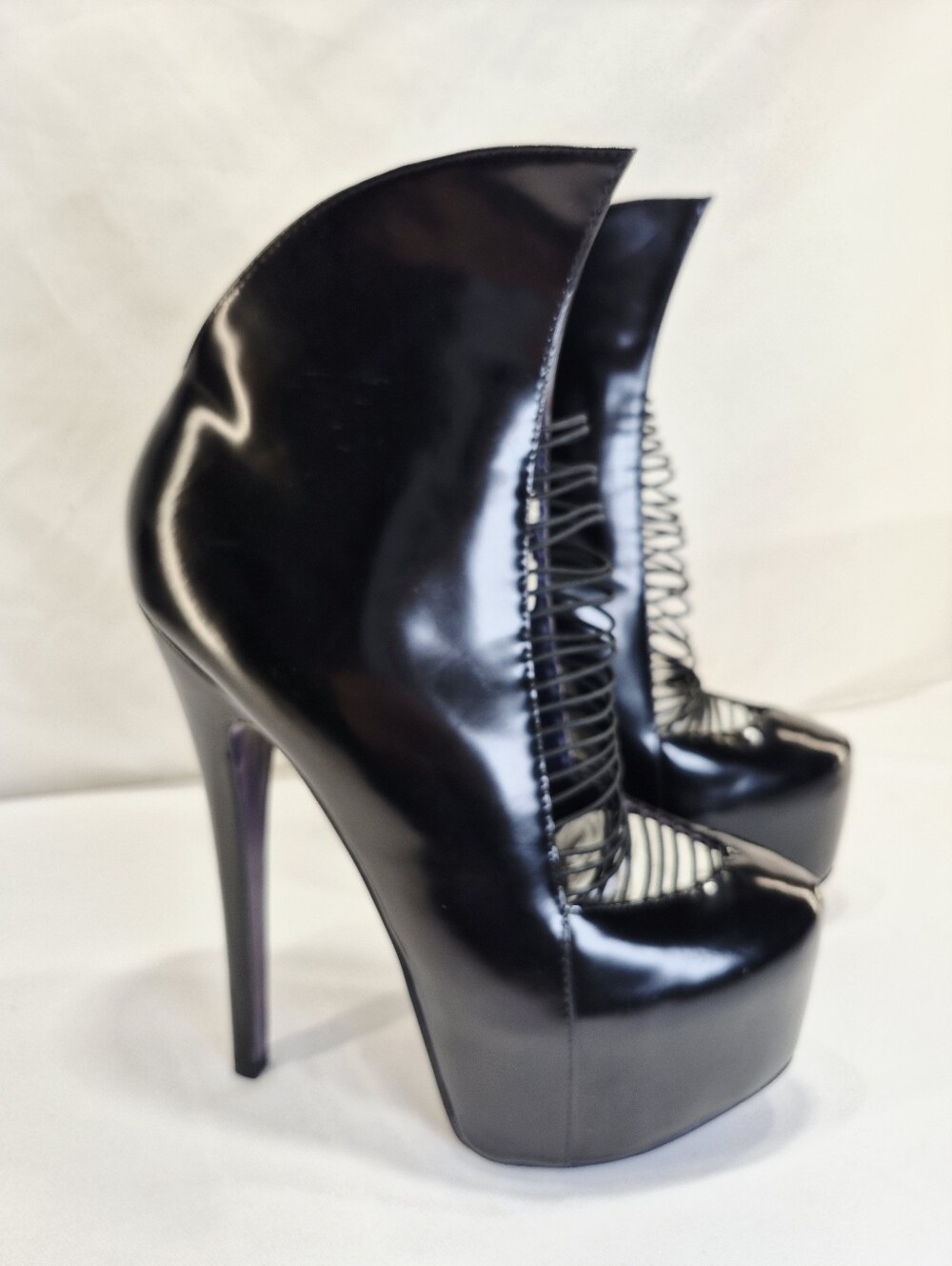 London Trash "Crime" Embossed Black Leather Goth Platform Heels Sz 8.5M